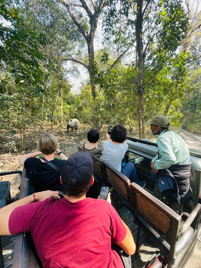 Hotel Tree Tops- A Serene Friendly Hotel In Sauraha Chitwan Extérieur photo